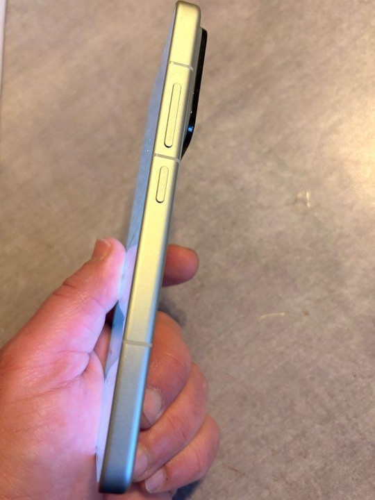 Xiaomi 15 état neuf 256 go 12 go ram