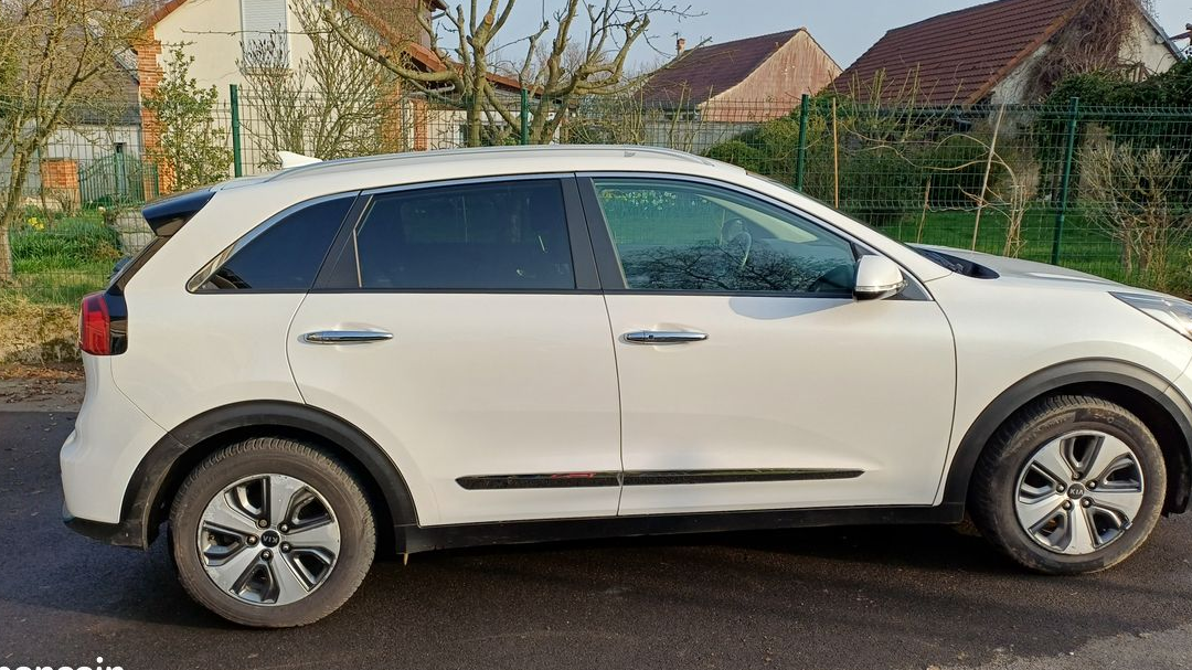 Kia Niro Hybride Rechargeable Premium 1.6 GDi 105ch ISG + Plug-In 60.5ch