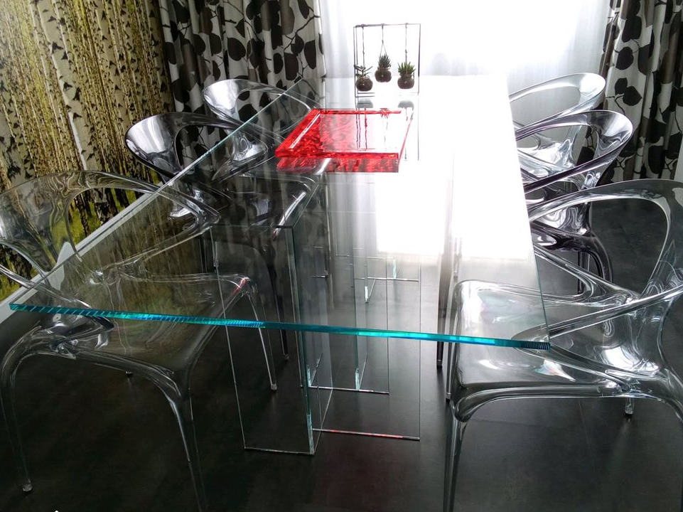 Table et chaises de salle à manger - Roche Bobois