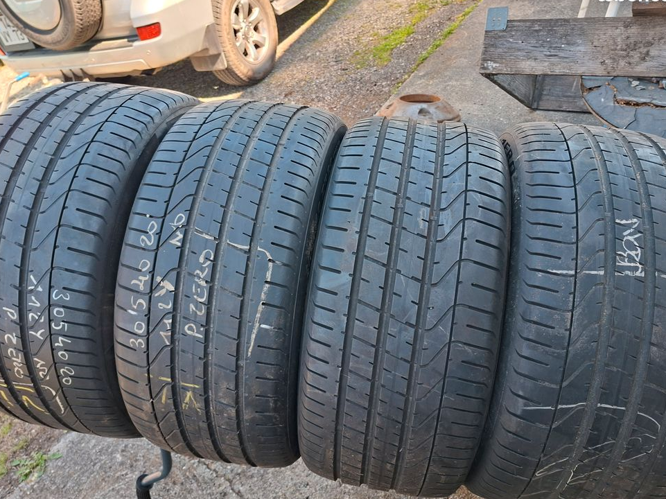 4 pneus été 305 40 20 112Y PIRELLI