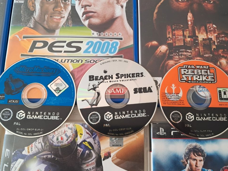 Lot boîtes ps2 ps3 xbox ps4 psp Nintendo ds gameboy gamecube