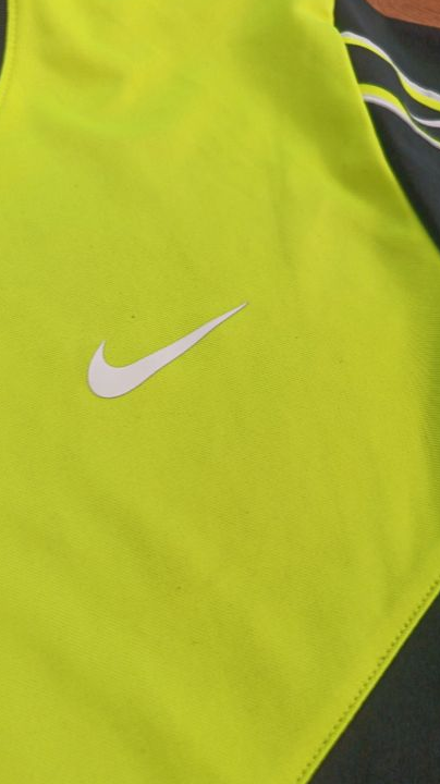T-shirt Nike Sport Noir et Jaune Fluo / Volt - Taille S