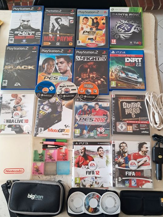 Lot boîtes ps2 ps3 xbox ps4 psp Nintendo ds gameboy gamecube