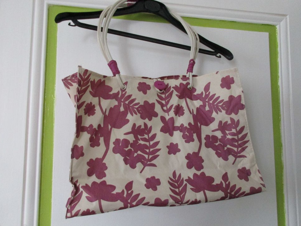 1 Sac d'Eté Toile Plastifiée Femme Dessins Mauves Très Bon Etat