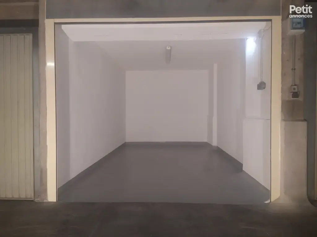 GARAGE / ENTREPÔT A LOUER – ANTIBES CENTRE