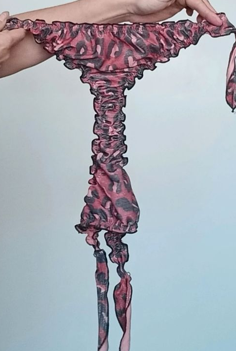 Bikini push up tanga échancré léopard froufrous