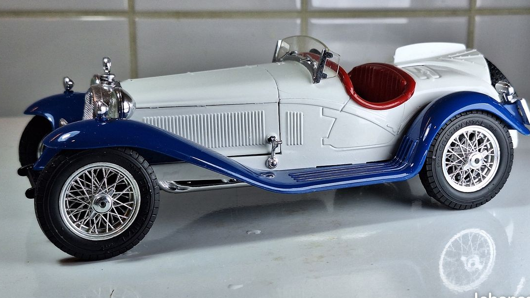Voiture miniature Collection Alfa Romeo Burago 1/18