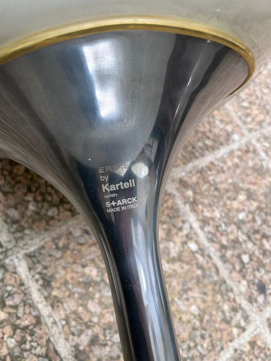 Chaise design style œuf EROS by Kartell with Starck