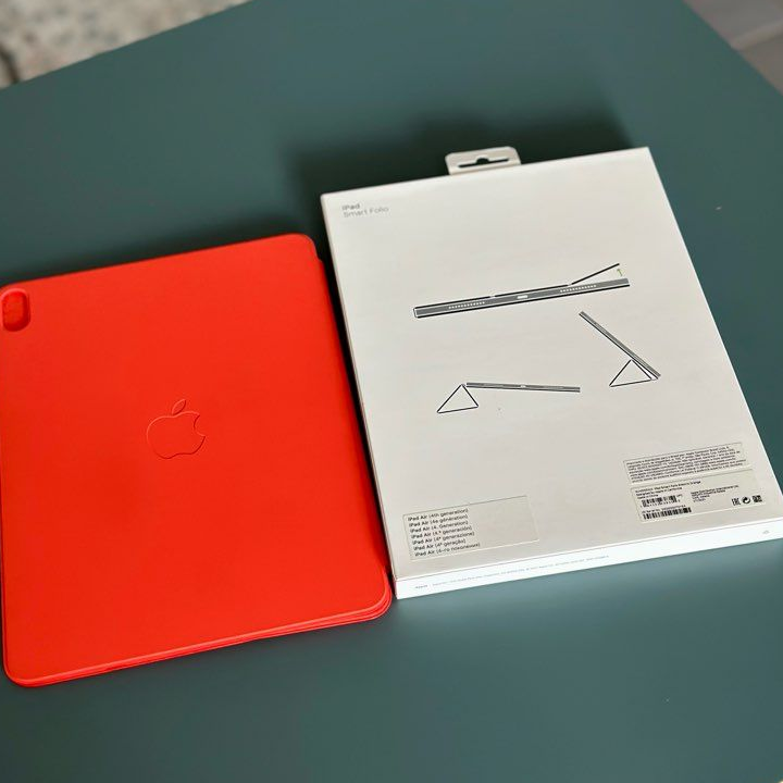 IPad Air 5 (2022) 64 Go Lumière stellaire + Smart Folio Apple