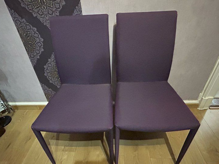 Lot de 2 belles chaises - coloris violet