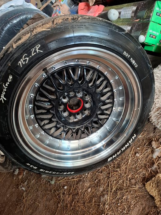 4 jantes chrome neuves avec pneus neufs