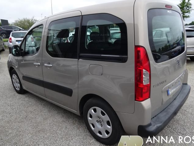 Peugeot Partner II PHASE 2 - 1.6L HDI 92 CH Break 1.6