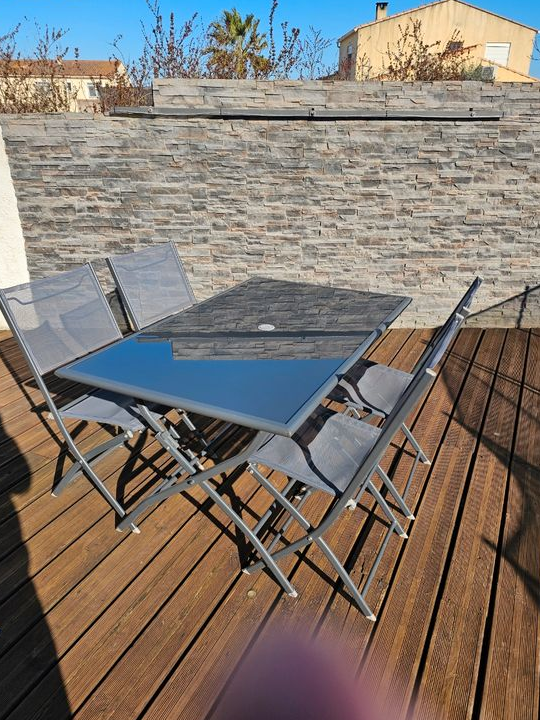 Ensemble table et chaises de jardin