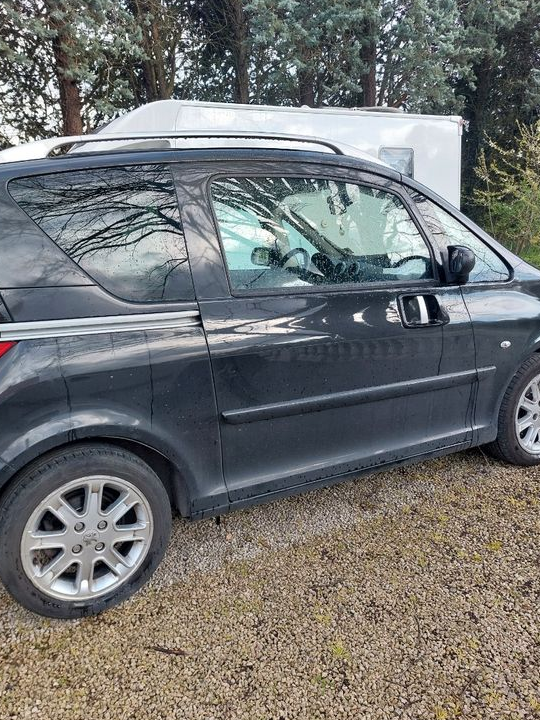 Peugeot 1007 neubauer S tronic 1.6 V