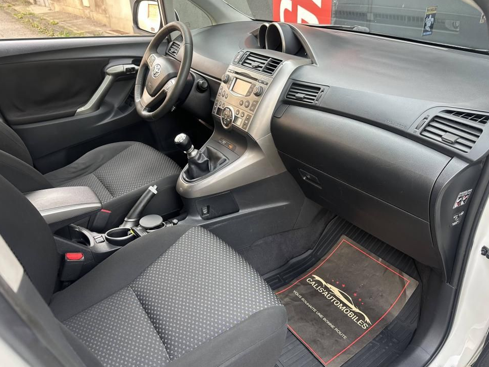 Toyota Verso 126 D-4D DYNAMIC 5 PLACES