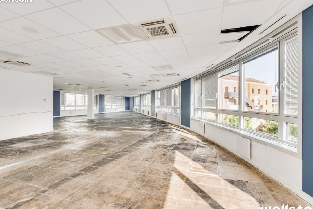 Bureaux 2 828 m²