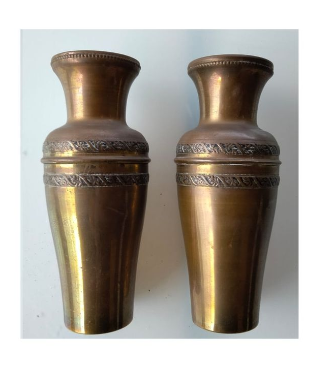 Paire de vases en laiton anciens