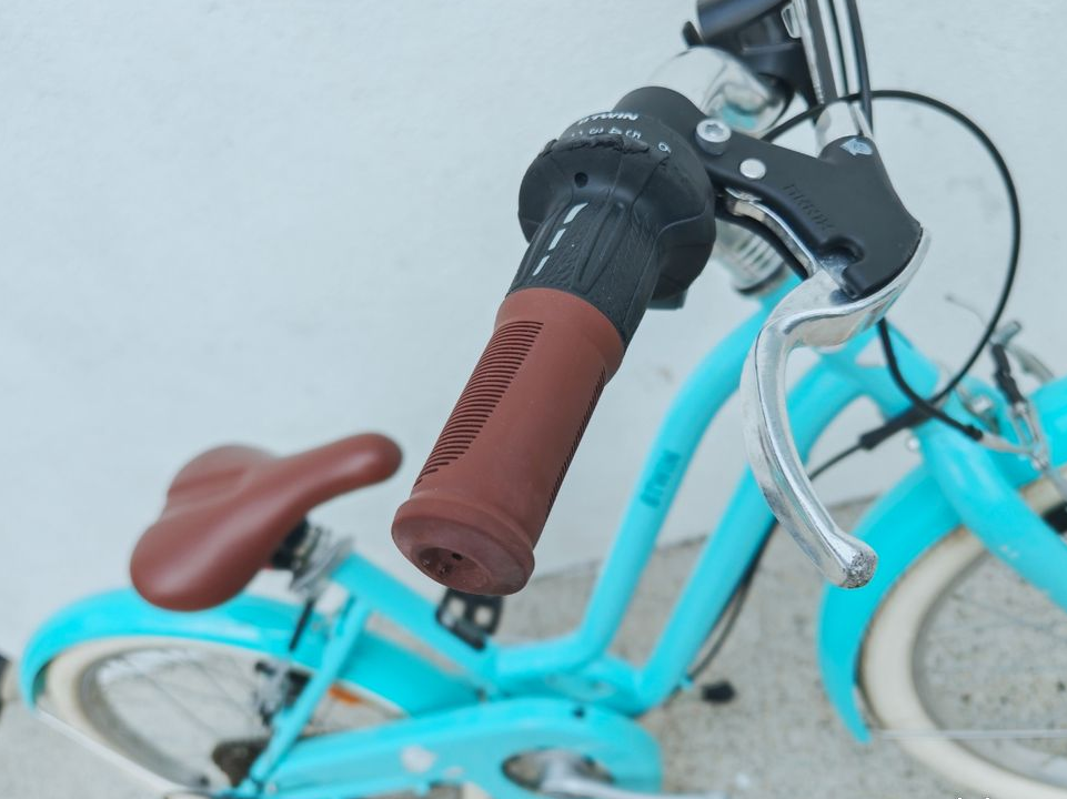 Velo ville enfant elops 500 20 pouces idéal pour 6-9 ans