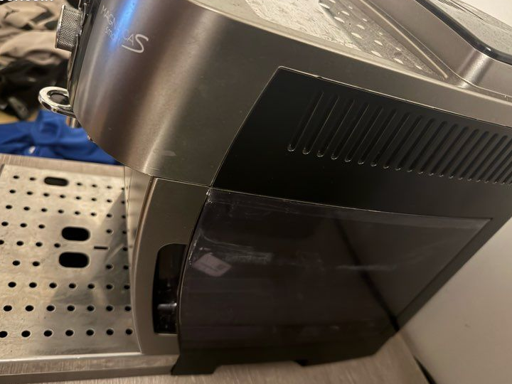 Machine à café Delonghi magnifica smart