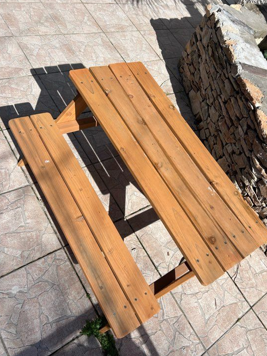 Table de jardin en bois enfant