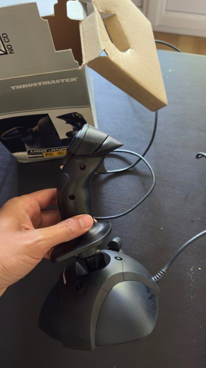 Manette thrustmaster avion