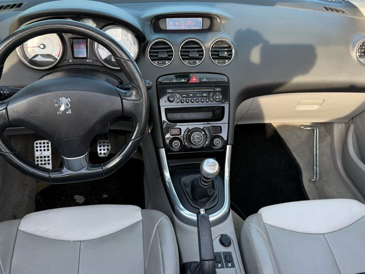 Peugeot 308 cc 1.6l hdi 112cv bv6 feline 1 ère main avec 146151 kms