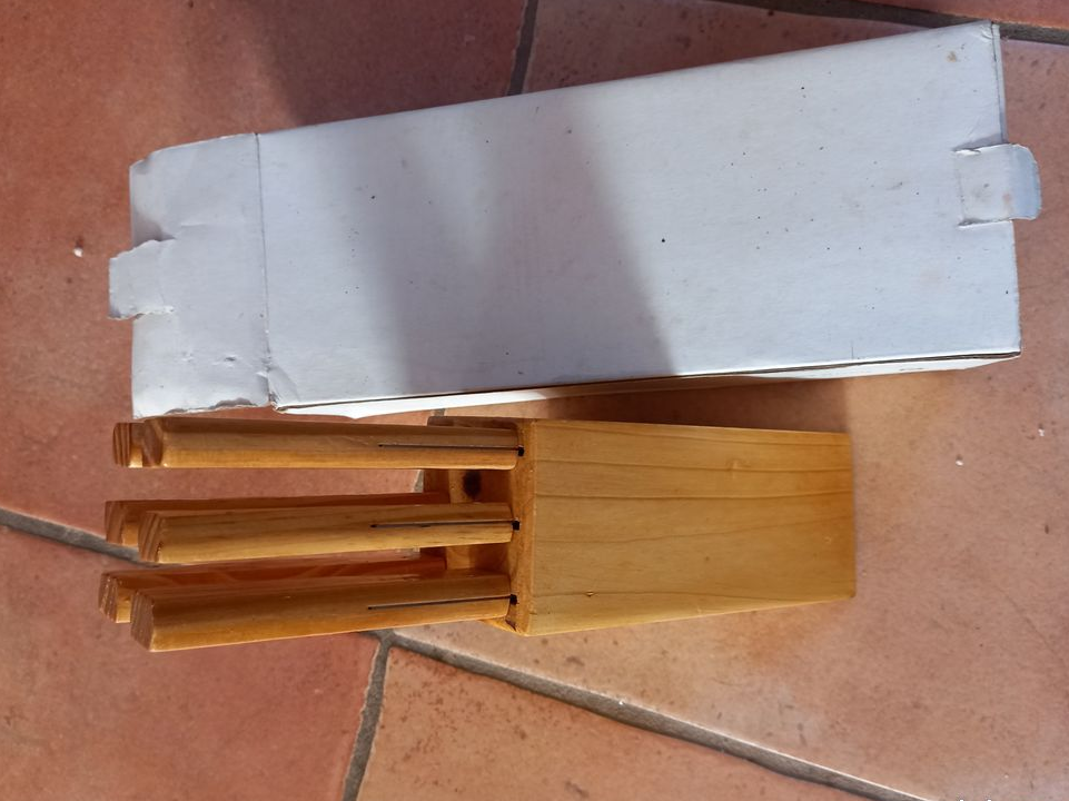 6 couteaux en bois