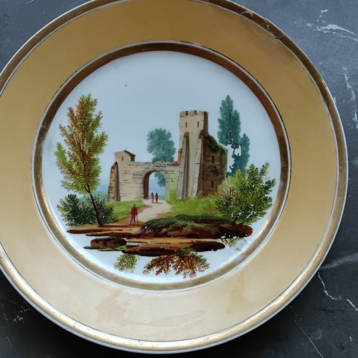 4 assiettes 18e en porcelaine de Paris