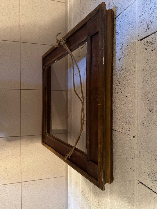 Grand cadre ancien en bois et stuc sculpté et doré – Fin XIXe – 79 × 90 cm