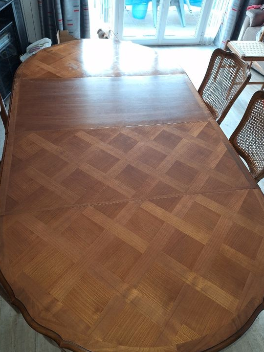 Grande table de salon en merisier, 2 rallonges, style Louis 15