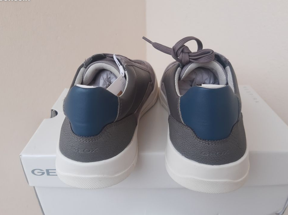 Geox Sneakers cuir suédé 41 taille tout neuf
