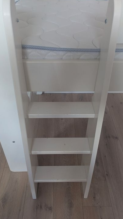 Lit enfant surélevé 90x190 avec matelas