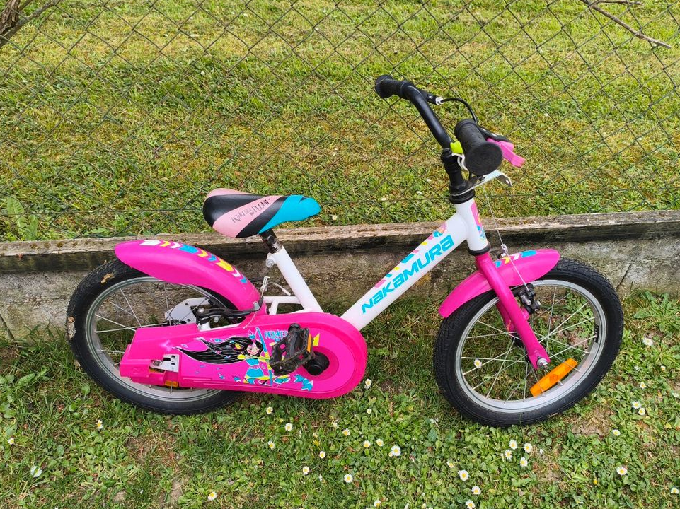 Vélo 3/6 ans + panier + roulette + casque