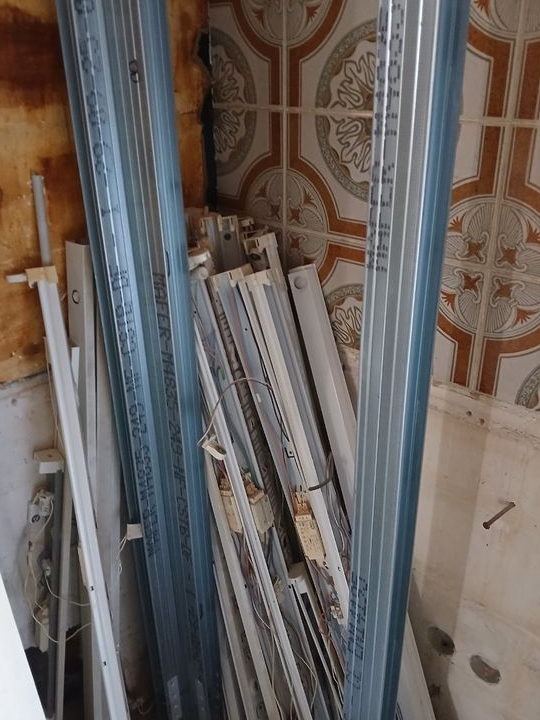 Lot de néon est porte néon