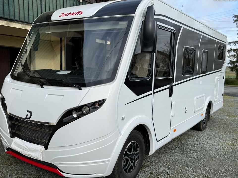 Camping Car Intégral Occasion DETHLEFFS Globebus I 4 Fiat Ducato 140ch BVA 2025 / 4 places carte grise / 4 couchages