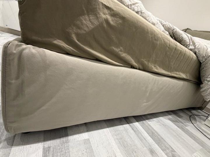 Lit coffre IKEA 140x200 + matelas ressorts 24cm épaisseur