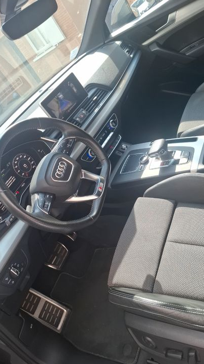 Audi Q5 40 TDI Mild Hvbrid 204ch S line quattro S tronic 7
in
S line quattro S tronic 7