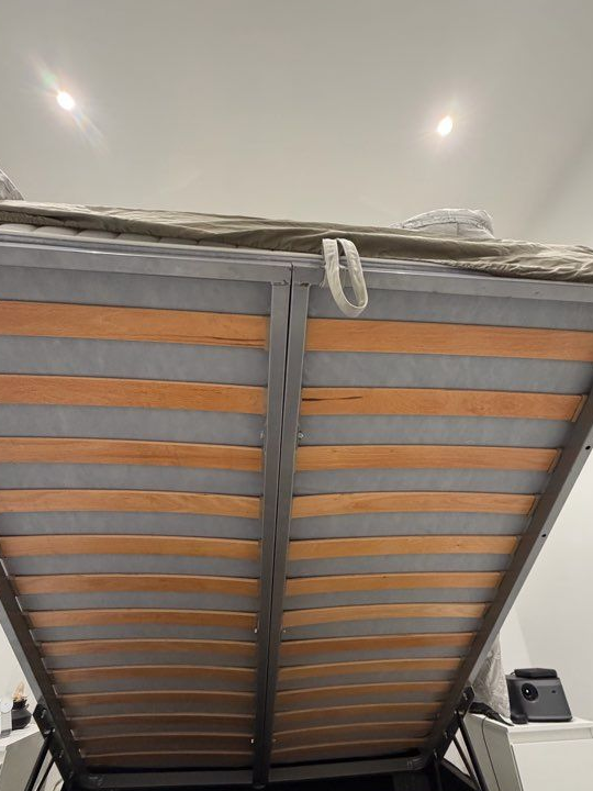 Lit coffre IKEA 140x200 + matelas ressorts 24cm épaisseur