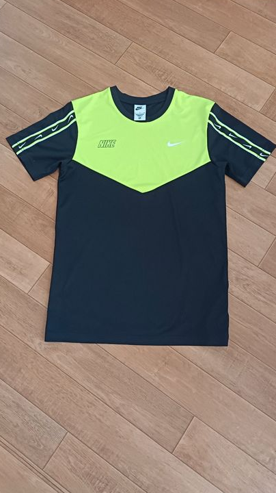 T-shirt Nike Sport Noir et Jaune Fluo / Volt - Taille S