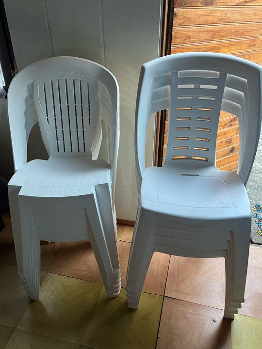 Salon de jardin (1 table + 10 fauteuils ) jpclm