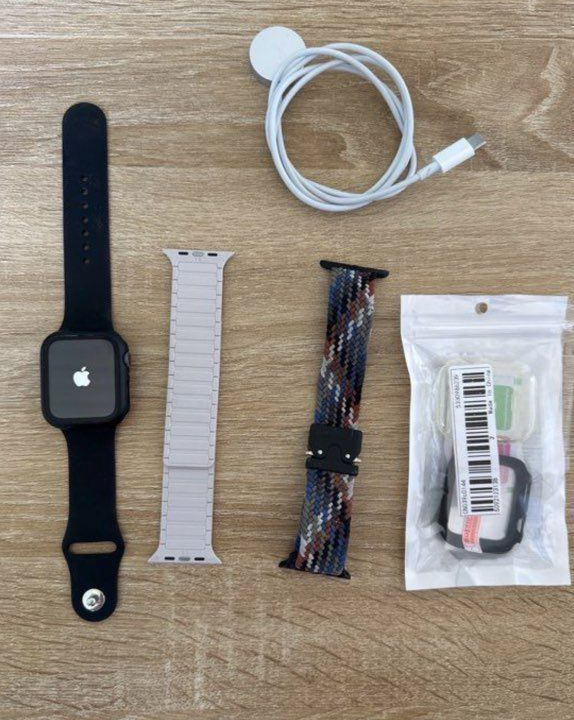 Apple Watch Série 6 – 44 mm – GPS – Noir + accessoires