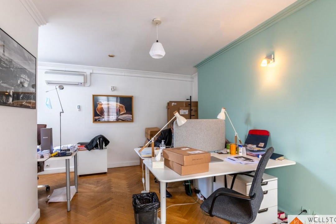 Bureaux 93 m²