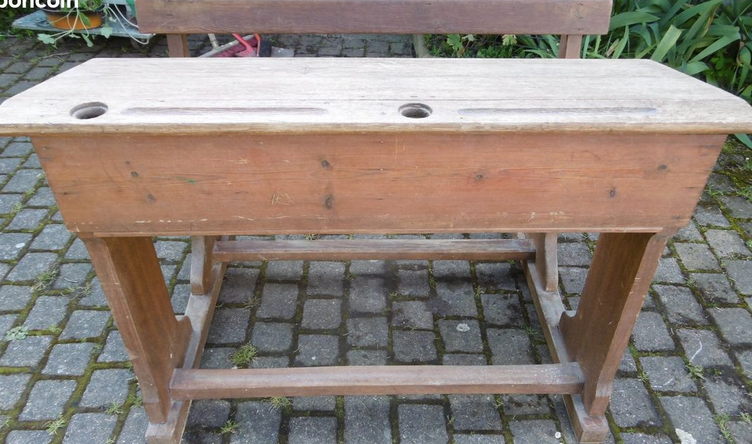 Ancienne table d'école