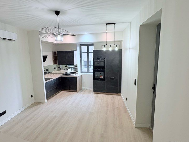 Duplex T3 54 m2 - Entrée indépendante- Proche gare - Climatisé - Faibles charges