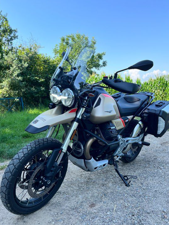 Moto Guzzi V85 TT Travel