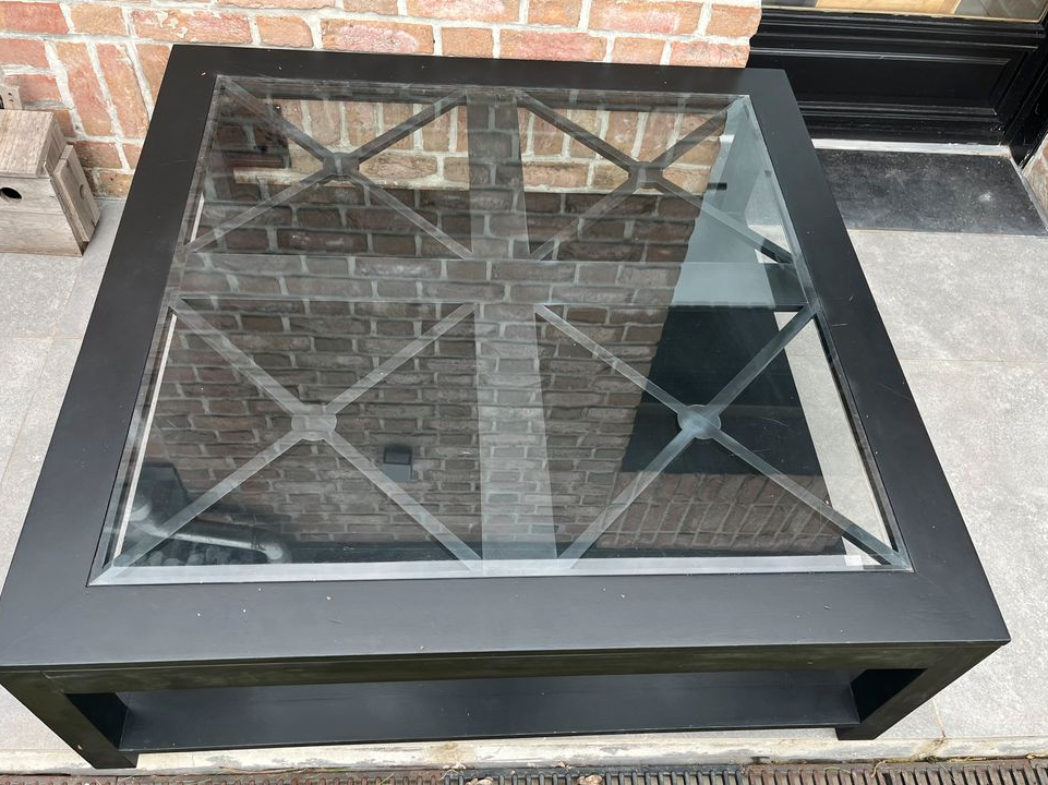 Table de salon en teck repeinte