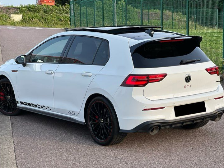 VOLKSWAGEN GOLF 8 GTI CLUBSPORT EDITION 45 2.0L TSI 300cv / TOIT OUVRANT / H&K / DCC / MODE NURBURGRING / AKRAPOVIC / GARANTIE VW 2027