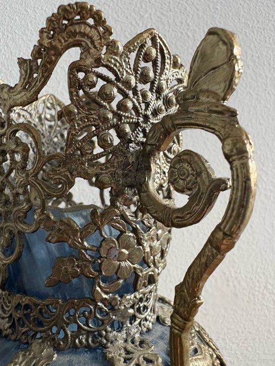 Art nouveau 14 vase cassé verre bleu cerclage métal argenté ciselé aigle papillons vintage ancien