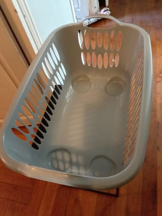 Panier à linge en plastique