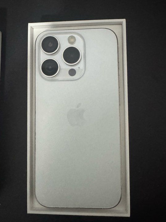 IPhone 15 pro Blanc